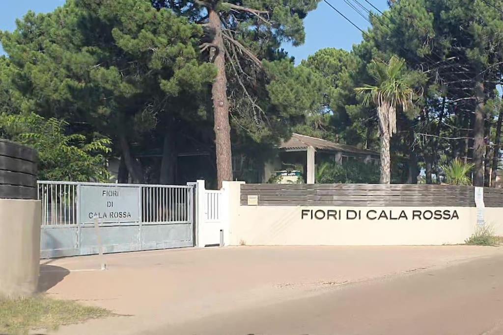 Fiori Di Cala Rossa Appartement T3 Dans Residence Hotelliere Chez Virginie Lecci Exteriör bild