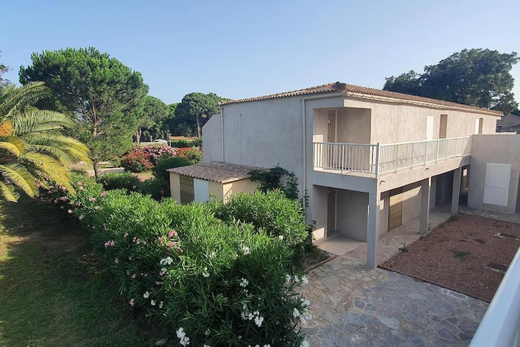Fiori Di Cala Rossa Appartement T3 Dans Residence Hotelliere Chez Virginie Lecci Exteriör bild